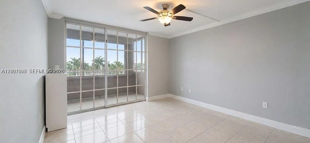 Half Moon Towers Condo — Photo 3