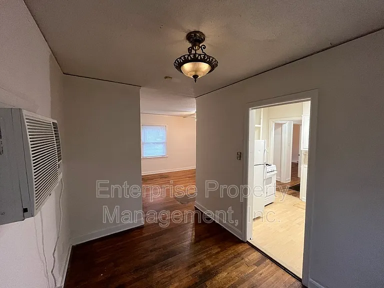 801 Bowen Cir — Photo 7