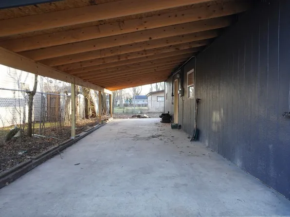 413 E 47th Pl, Gary, IN 46409