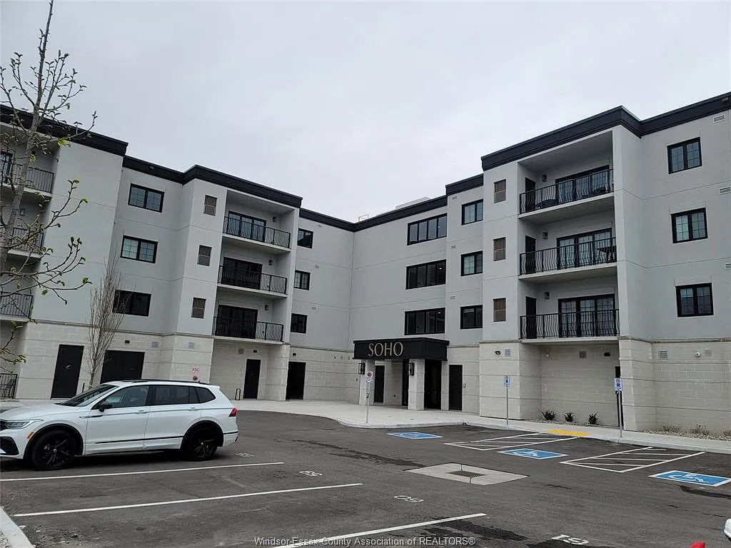 2 bed, 2.0 bath, 1090 sqft, $2,550 — Photo 2