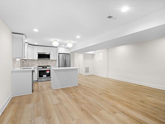 3rd image of 2151 W Potomac Ave #G