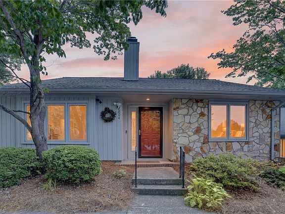 2nd image of 2804 Waters Edge Ln