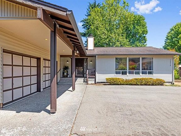 3rd image of 13314 17th Ave NE