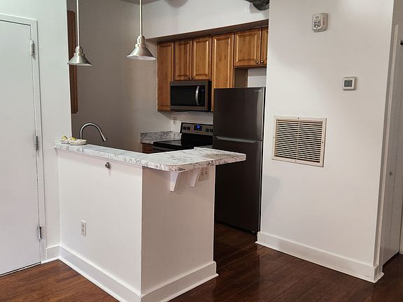 3rd image of 502 Pryor St SW Unit 219