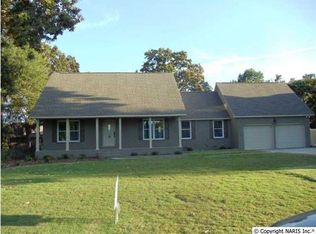 1206 Brandywine Ln SE, Decatur, AL 35601