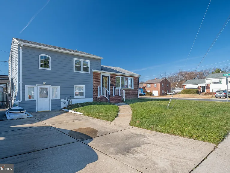 312 N Hammonds Ferry Rd — Photo 5