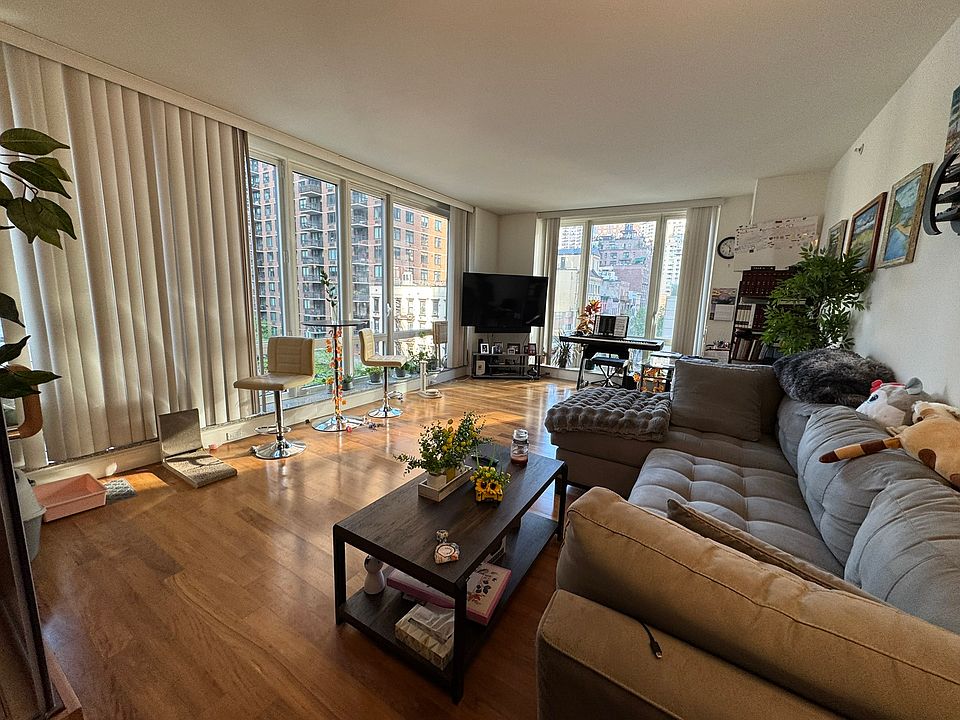 1st image of 250 E 53rd St APT 704