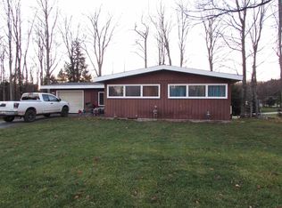 N6379 Alger Heights Rd, Munising, MI 49862