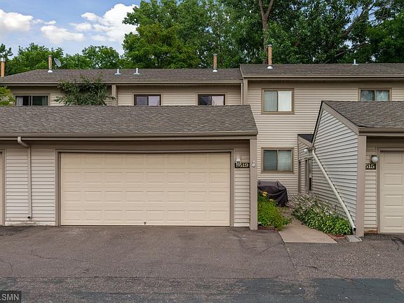 2nd image of 5519 E Oberlin Cir NE