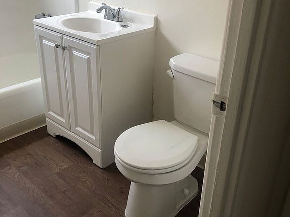 3rd image of 4438 Menlo Ave APT 2