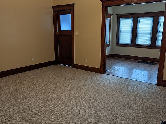 5th image of 74 Hennepin St
