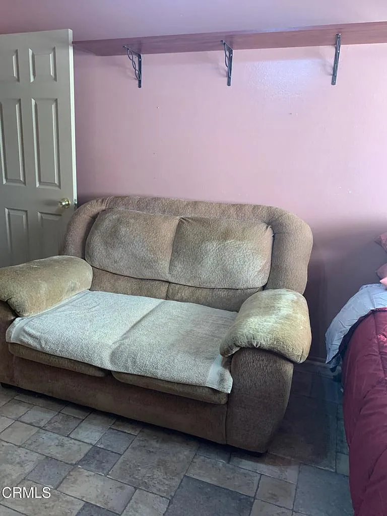 1 bed, 1.0 bath, 1549 sqft, $900 — Photo 4
