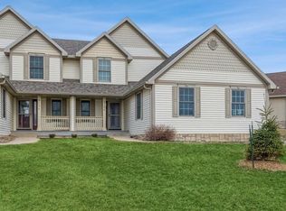2100 Fountain Crest Dr, Pleasant Hill, IA 50327