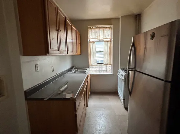 258 West 117th Street image 7 of 13