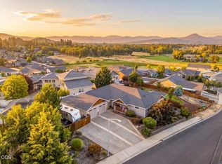 83 Hidden Valley Dr, Eagle Pt, OR 97524