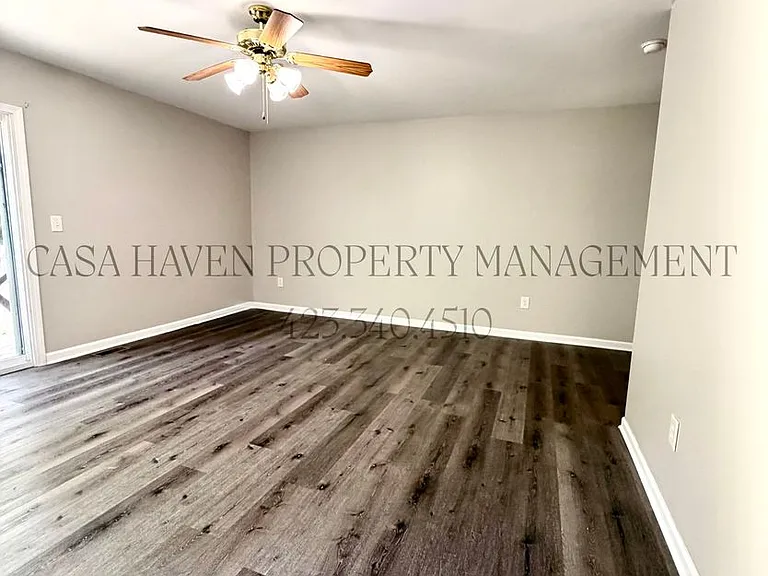 1522 Linden Ave — Photo 12
