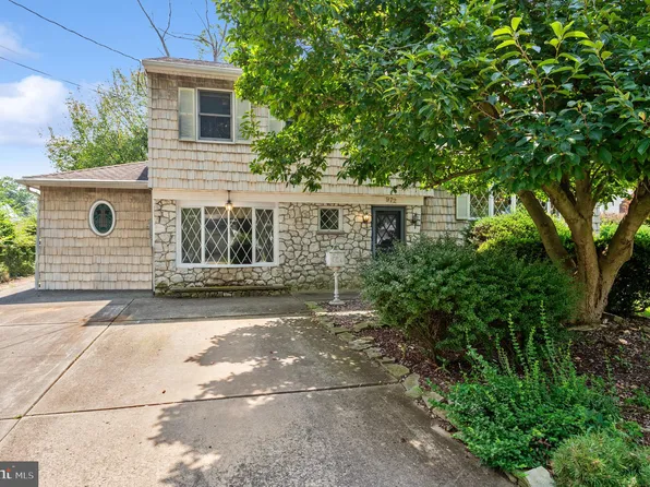 972 Grissom Ave, North Brunswick, NJ 08902