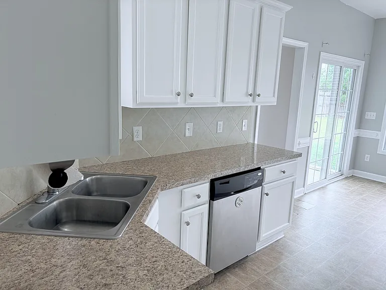 174 Moonstone Ct — Photo 14