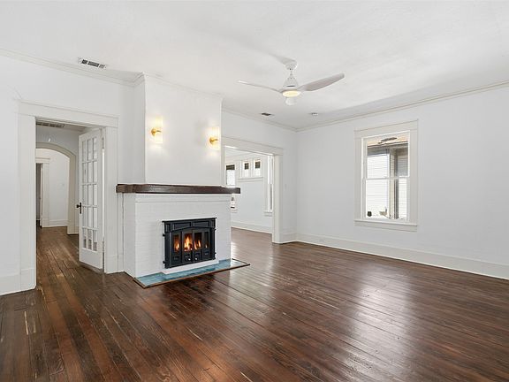 3rd image of 1932 5th Ave