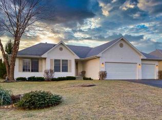 296 Osprey Rdg, Machesney Park, IL 61115