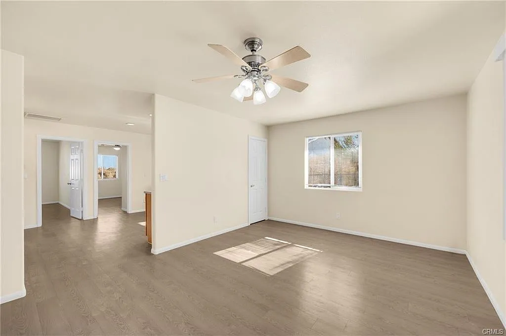 Building Photo - 6673 Split Rock Ave #A