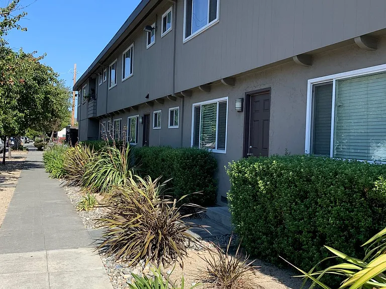 700 Race St — Photo 1