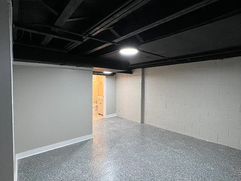 425-427 E Mishawaka Ave #1 — Photo 4