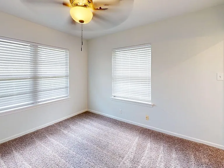 2618 Goliad St — Photo 6