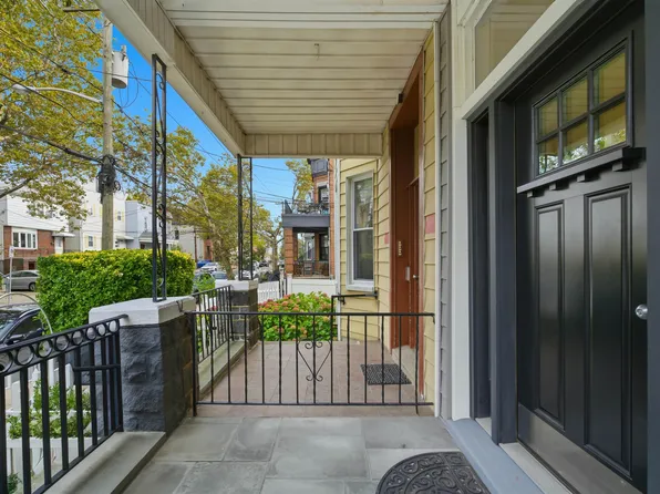 129 Prospect Street image 27 of 34