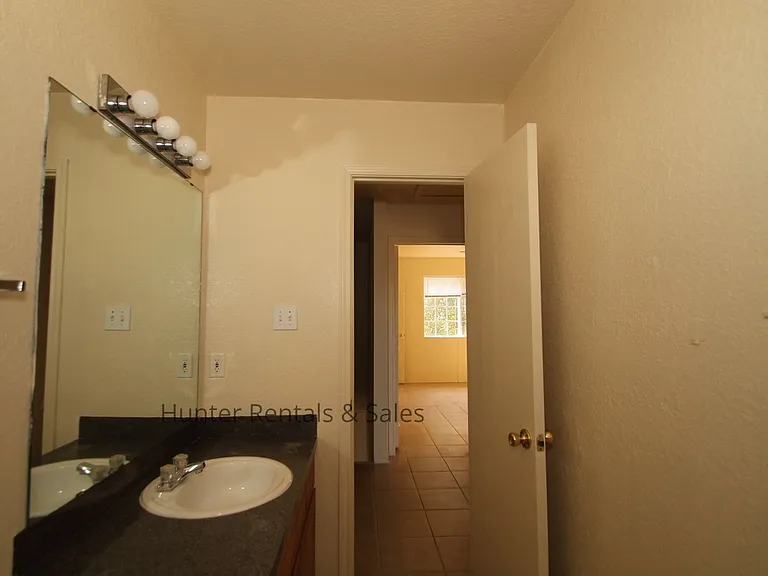 4400A Deek Dr — Photo 17