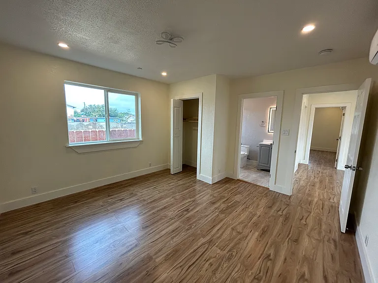 236 Vernon Ave #2 — Photo 8