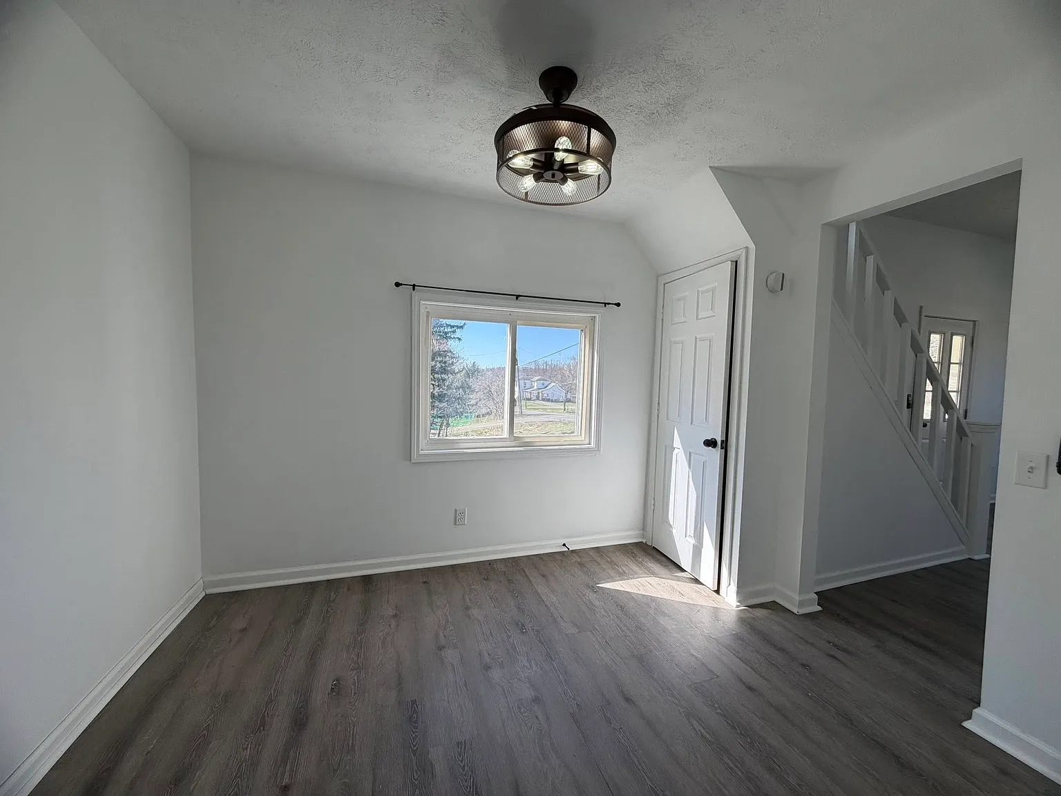 3 bed, 1080 sqft, $1,500 — Photo 3