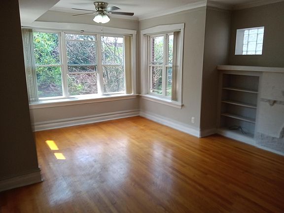 3rd image of 4735 N Washtenaw Ave APT 3