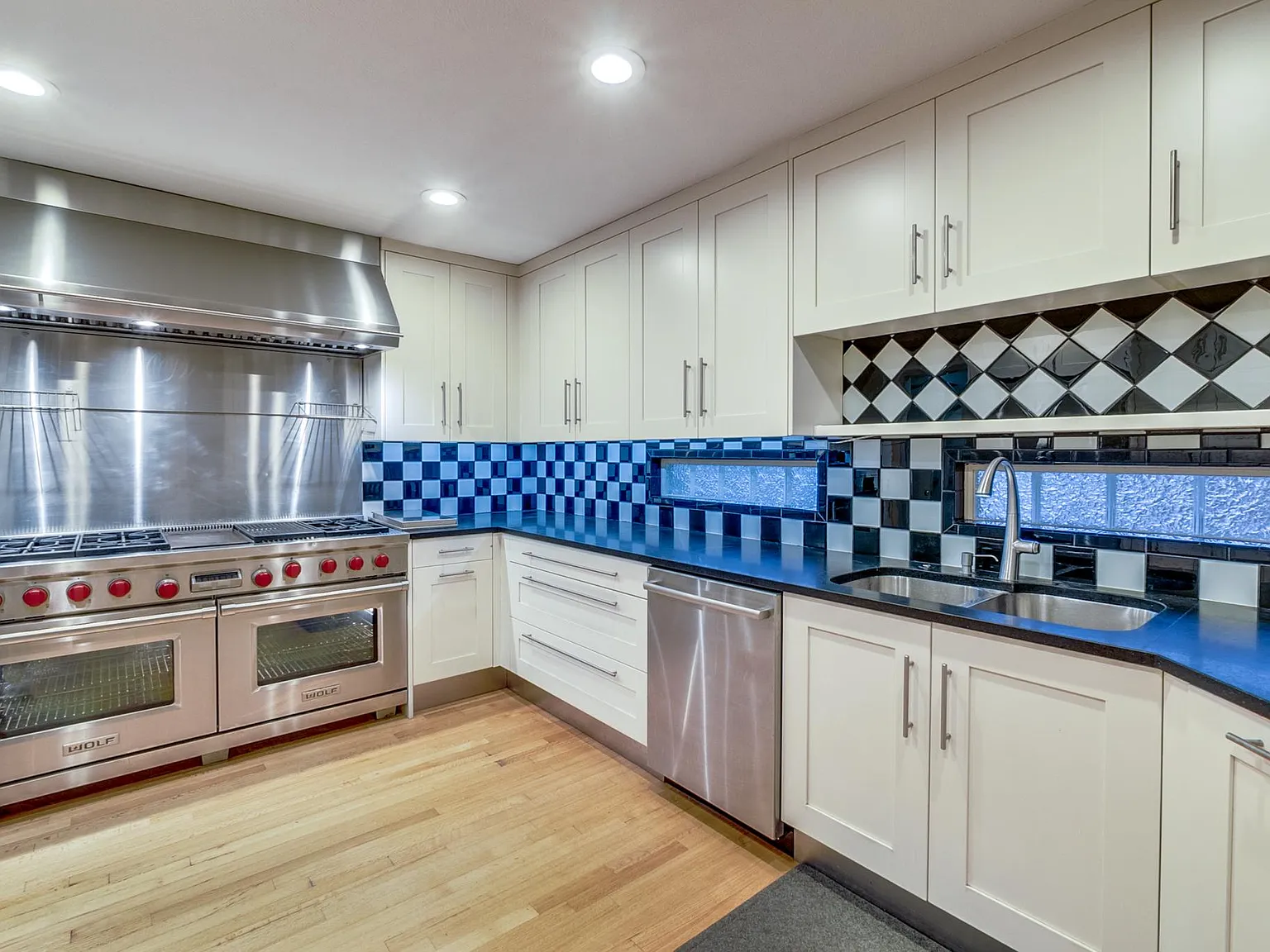 9940 Crestwick Dr — Photo 3