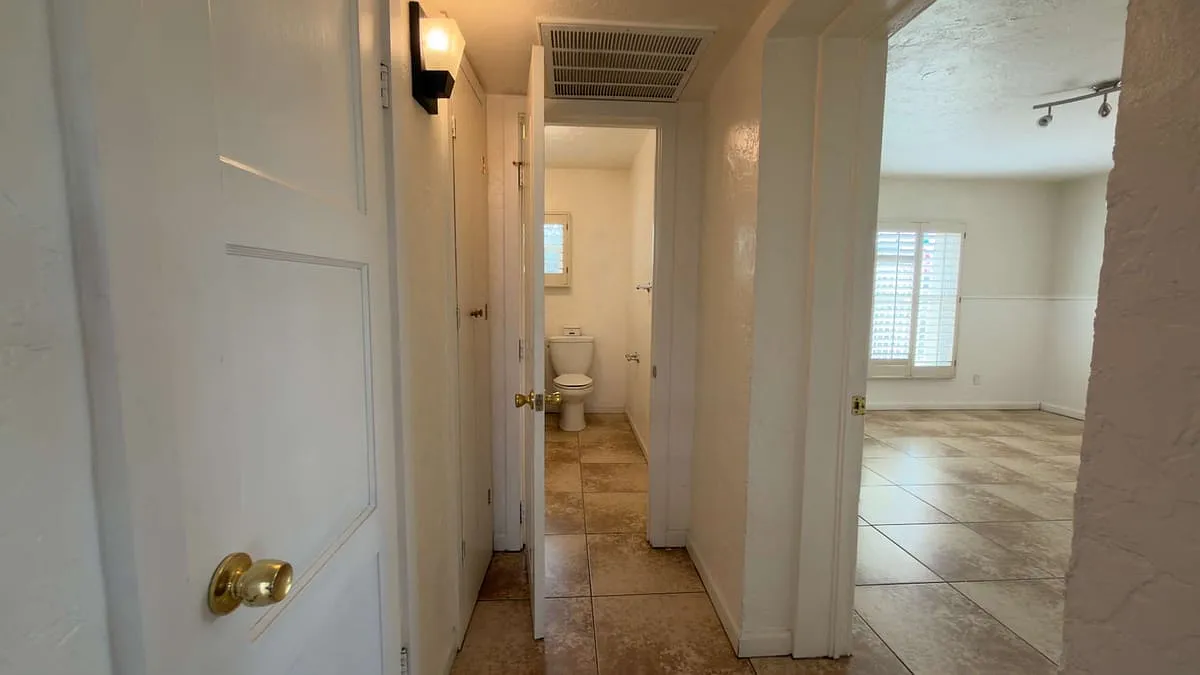 8238 East Thomas Road Unit B — Photo 3