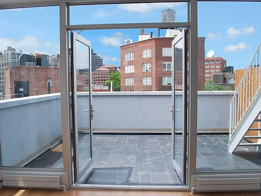 Sold by Sotheby's International Realty | media 2