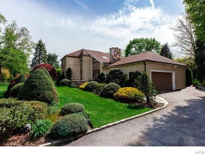 2 Pleasant Manor Dr, Thornwood, NY, 10594