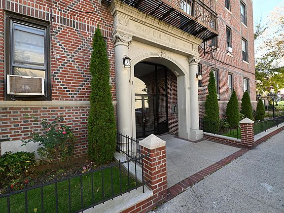 2nd image of 2738 E 19th St #909
