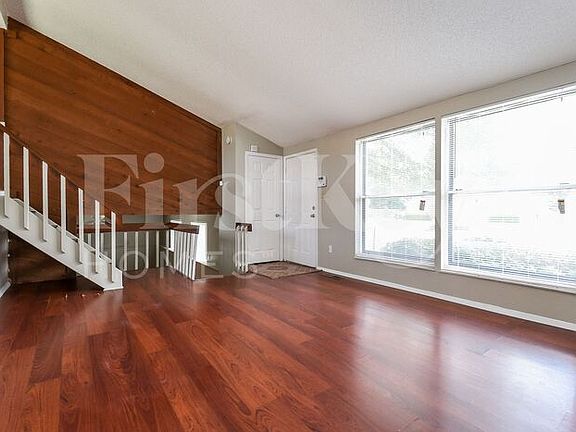 3rd image of 4448 Castle Heights Dr