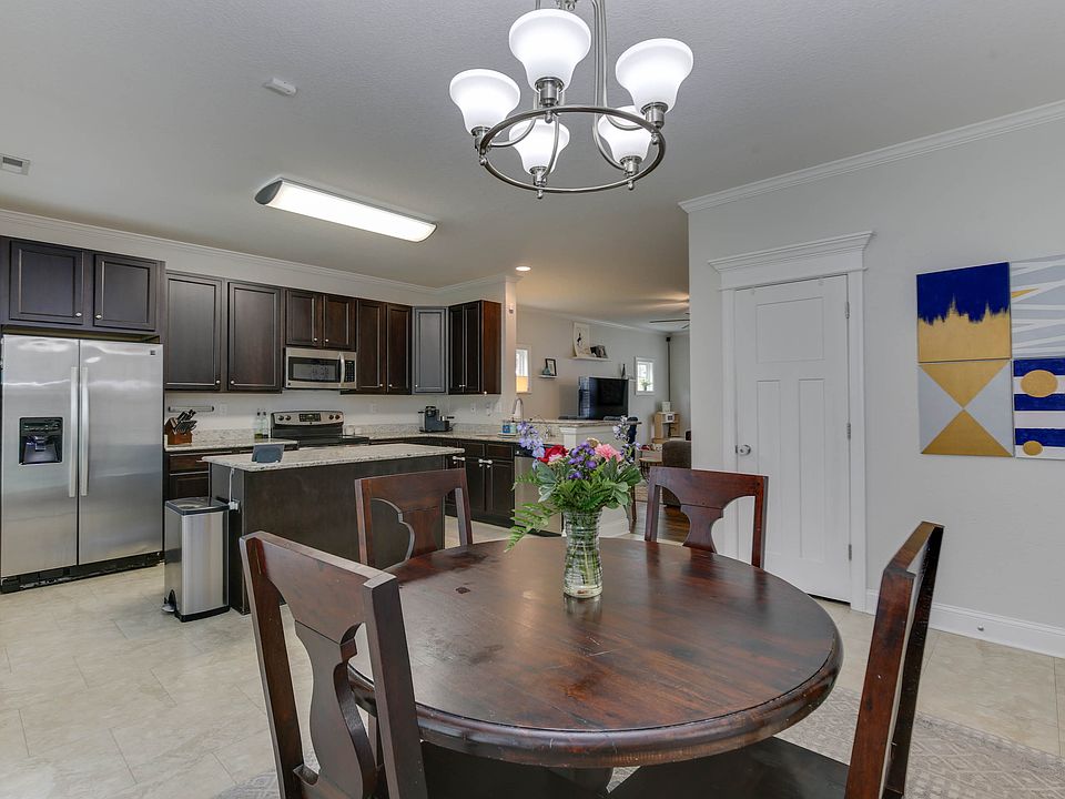 1st image of 113 Bedford Pl