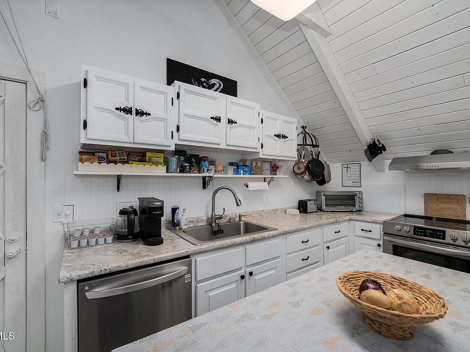 13th image of this home