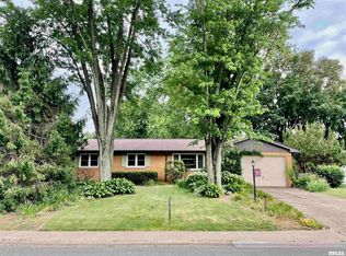 2304 Parkview Dr, Springfield, IL 62704