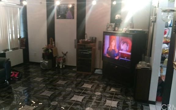 5th image of 24499 Bostwick Dr
