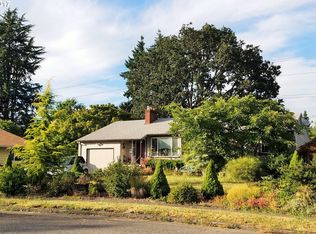 1535 Windsor Dr, Gladstone, OR 97027