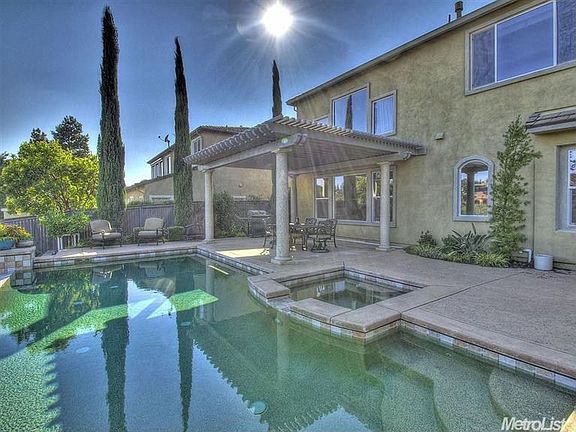 4th image of 1616 Stone Canyon Dr