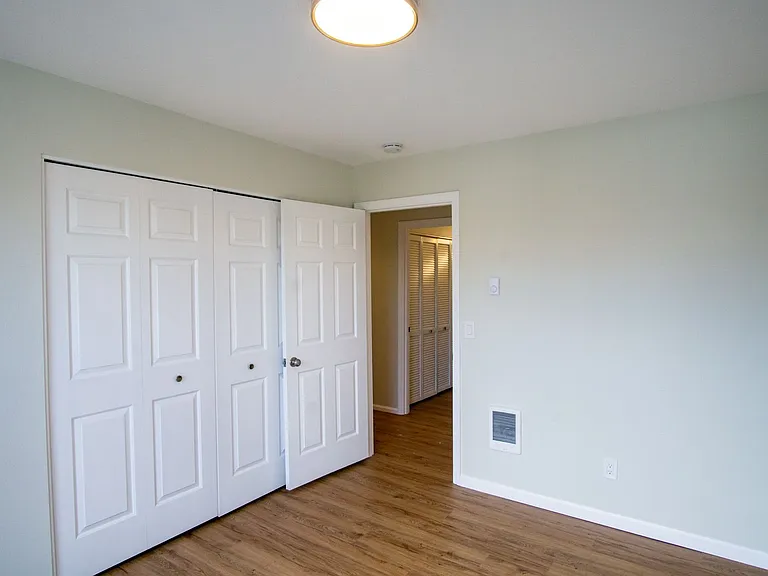 245 SW Hooker St #7 — Photo 14