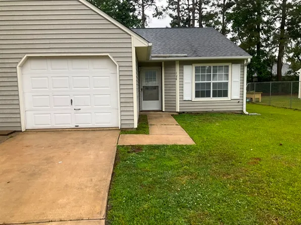 126 Village Ct, Havelock, NC 28532