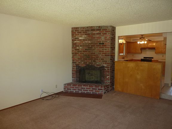 4th image of 5409-5411 Highview Ln