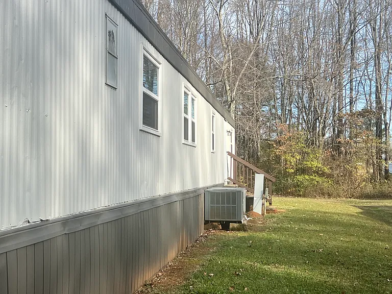 413 W Limestone Rd #H — Photo 2