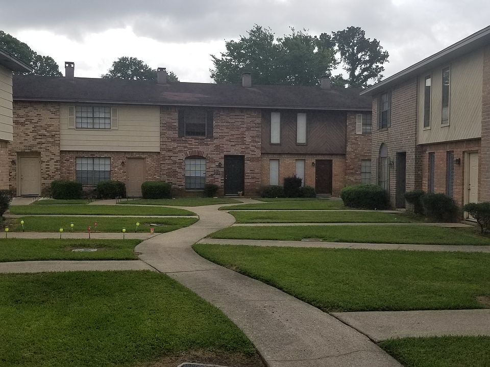 1st image of 85 E Caldwood Dr APT 17